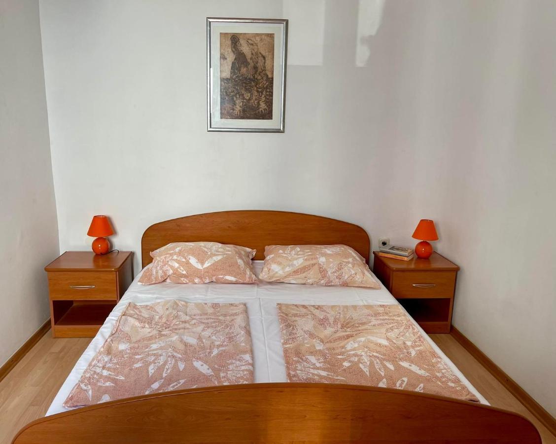 פטרצ'אנה Apartments Leo מראה חיצוני תמונה