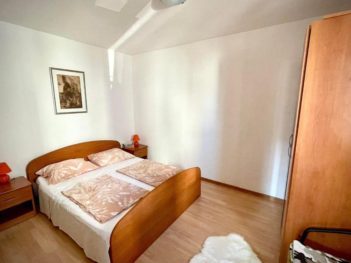 פטרצ'אנה Apartments Leo מראה חיצוני תמונה