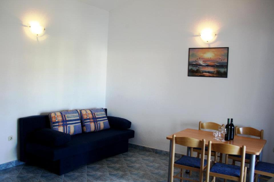 פטרצ'אנה Apartments Leo מראה חיצוני תמונה