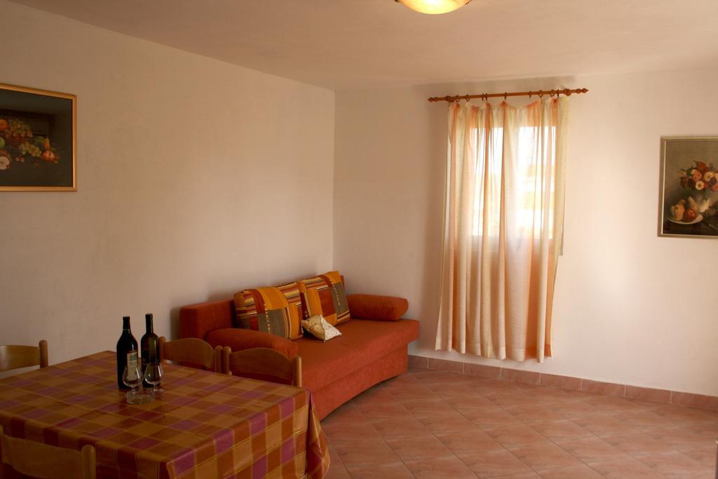 פטרצ'אנה Apartments Leo מראה חיצוני תמונה